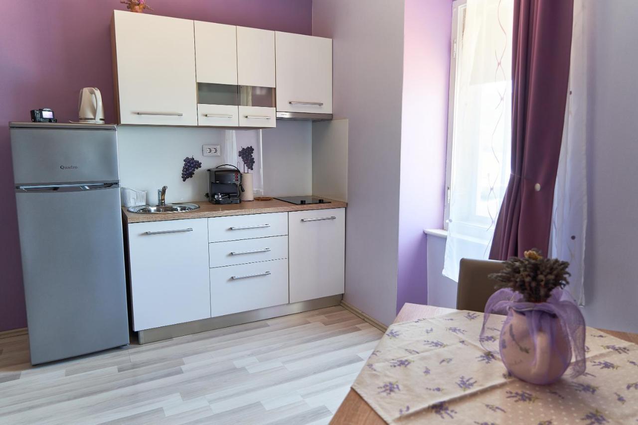 Apartments Nives Cres Eksteriør bilde